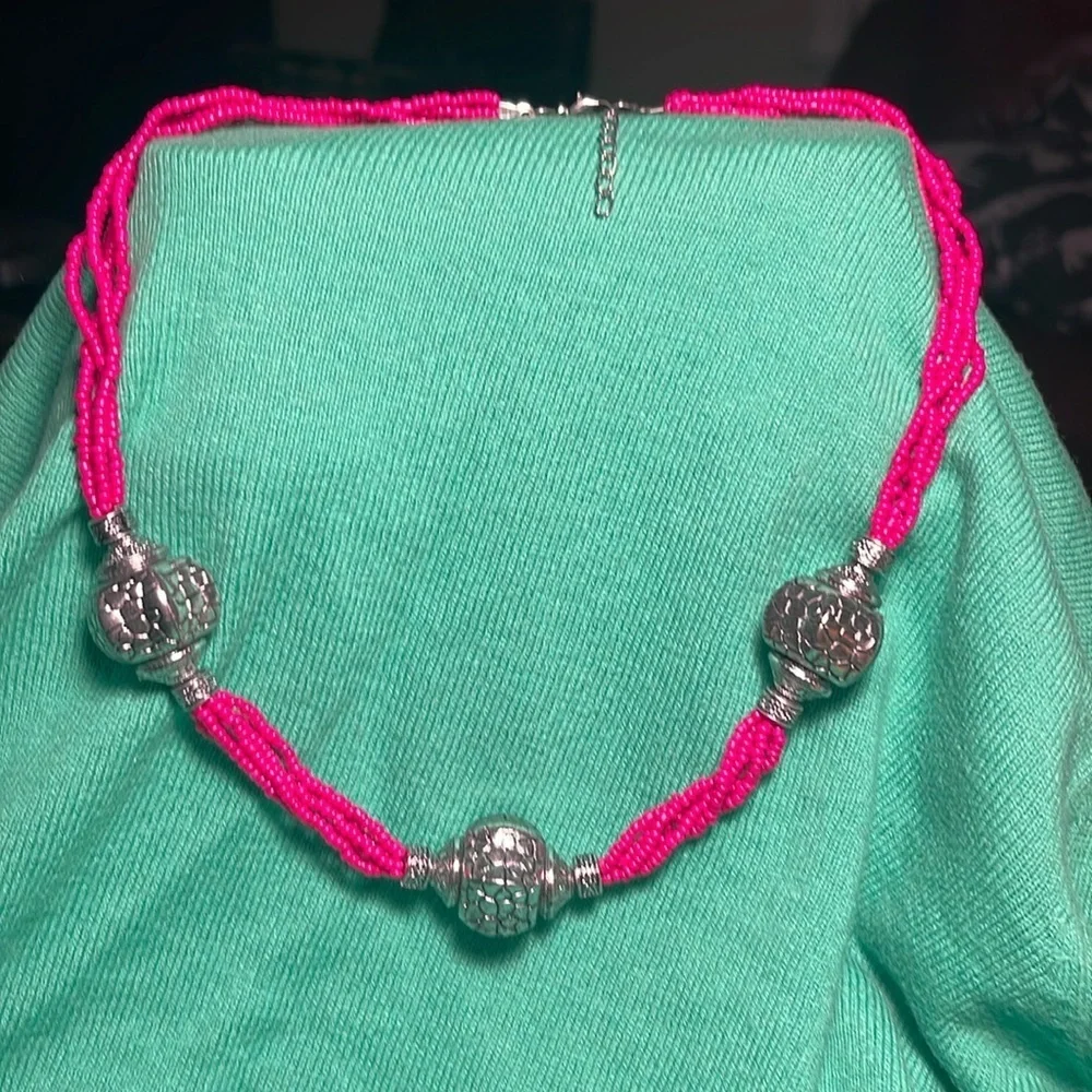 N/A strands pink